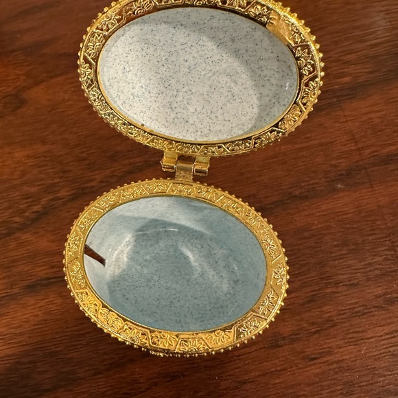 Roll of Ribbon Stamps “Trinket Box” Ceramic - Picture 6 of 7